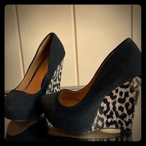 Women’s wedge shoes